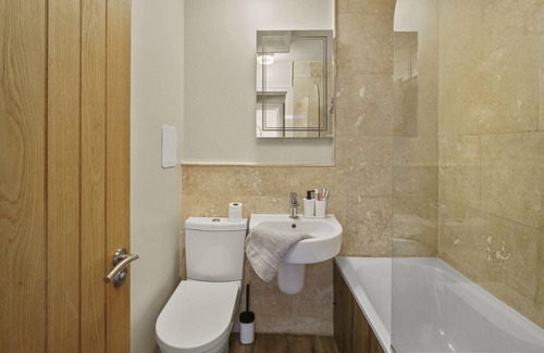 Rotherham Apartment | Modern 1 bedroom Catterick Flat w Free Parking