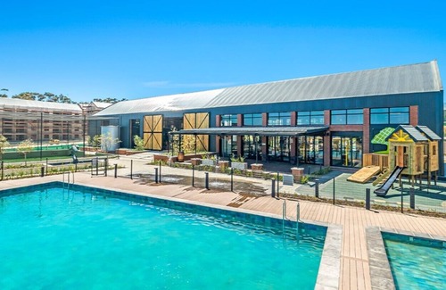 Gordon's Bay Apartment | Modern 1 bedroom apartment in Gordons Bay Resortn