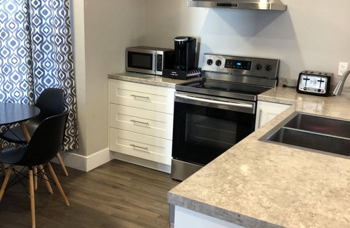 Moncton Apartment | Modern 1 Bedroom, 10 minute walk to Downtown