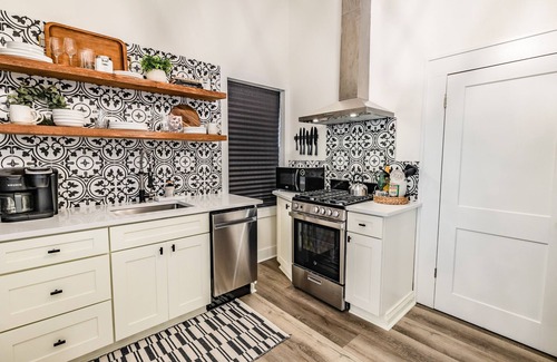 Natchitoches Apartment | 🏠Modern 1 Bedroom Apartment Historic District Sleeps 4 Walkable to Downtown