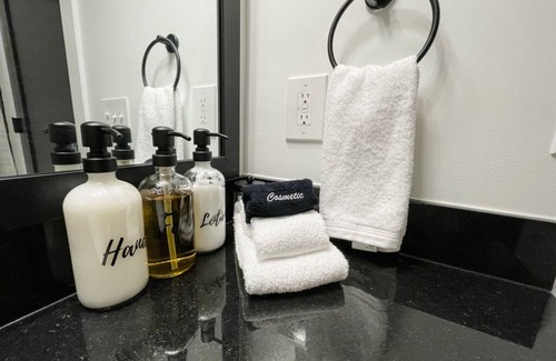 Judson Apartment | Modern 1-bedroom apartment with pool