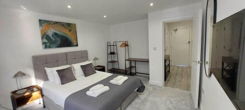 Camberley Apartment | Modern 1 Bedroom Apartment Town Centre Camberley