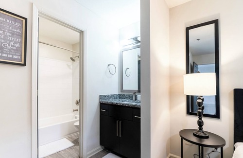 Atlanta Apartment | Modern 1-Bedroom Apartment 20 Minutes from Downtown