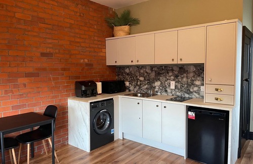 Glasnevin Apartment | Modern 1-Bedroom Apartment in a Period Home, Next to Dublin’s Botanical Gardens