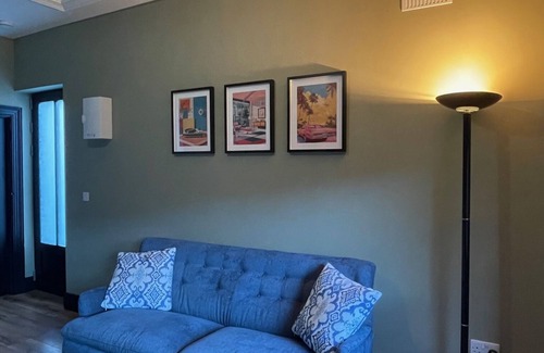 Glasnevin Apartment | Modern 1-Bedroom Apartment in a Period Home, Next to Dublin’s Botanical Gardens