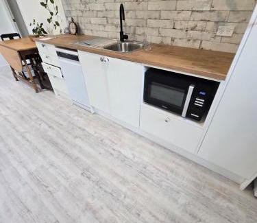 Bethlehem Apartment | Modern 1-Bedroom Apartment Retreat