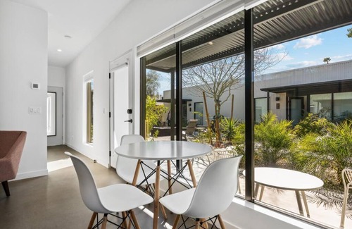 Camelback East Apartment | Modern 1-bedroom Apartment - 80 Walkscore!