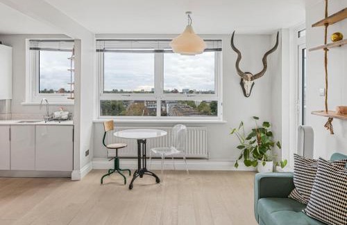 Hammersmith Broadway Apartment | Modern 1 bedroom Apartment with views on West London