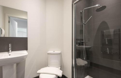 York Apartment | Modern 1 Bedroom Apartment in York with Parking