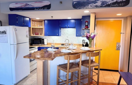 Snowshoe Condo | Modern 1 Bedroom at Silver Creek - Arcade Games, Fitness Center w/Pool and Spa