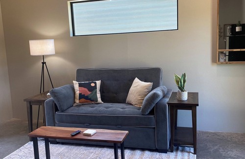 Mount Vernon Cottage | Modern 1-bedroom cottage in historic downtown Mount Vernon.