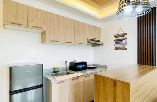 Mandurriao Condo | Modern 1-Bedroom Condo with Balcony at WV Towers