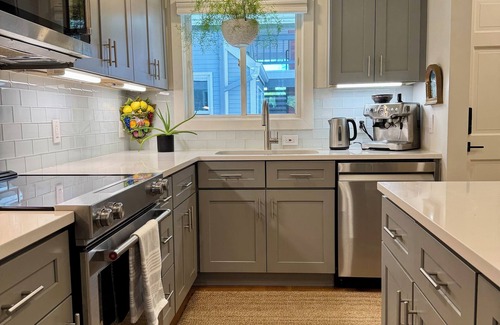 Whittier Condo | Modern 1-bedroom condo on Pearl Street, WiFi, AC, parking