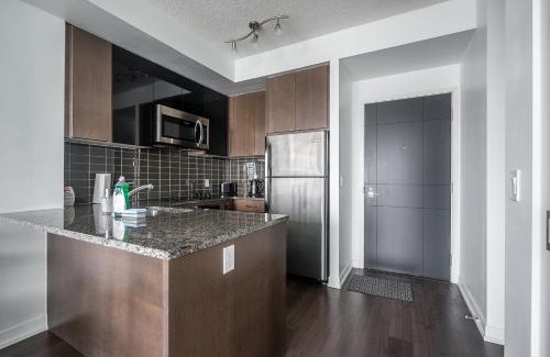 Yonge-Eglinton Apartment | Modern 1 Bedroom Dunfield Ave Apartment