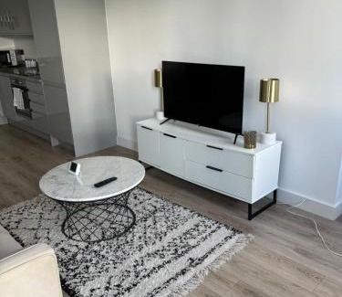 Barnt Green Apartment | Modern 1-Bedroom Flat near NEC, Solihull
