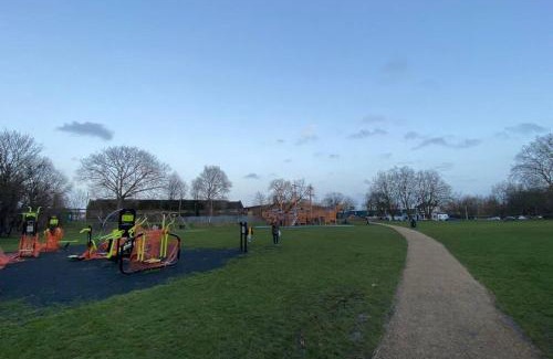 Lea Bridge Apartment | MODERN 1 Bedroom Ground Floor Flat