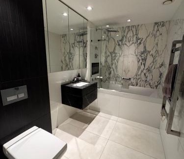 West Kensington Apartment | Modern 1 Bedroom Luxury Apt