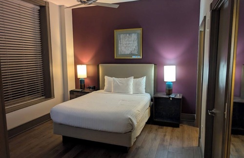 Central Business District Resort | Modern 1 Bedroom Signature @ New Orleans Resort by Holiday Inn Vacations