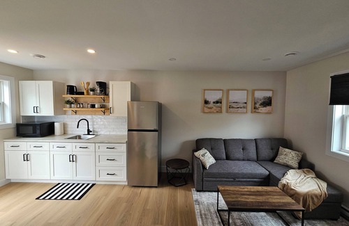 New Minas Apartment | Modern 1 Bedroom Suite located in the Centre of the beautiful Annapolis Valley