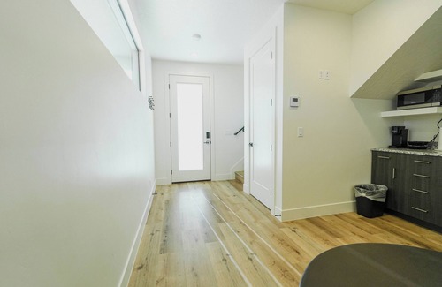 Ivins Villa | Modern 1-bedroom villa in Ivins with WiFi, AC, and access to pool, hot tub
