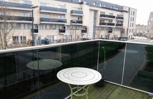 Maida Vale Apartment | Modern 1 Bedroom with Balcony around Kilburn Park