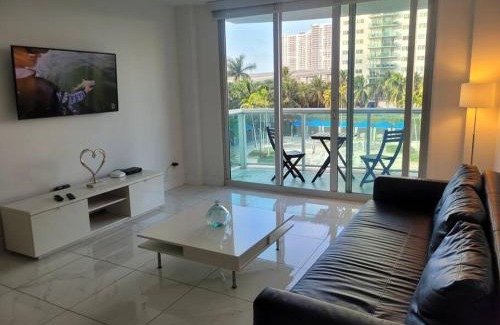 Sunny Isles Beach Apartment | Modern 1 BR Condo, Steps from Beach, Free Parking!