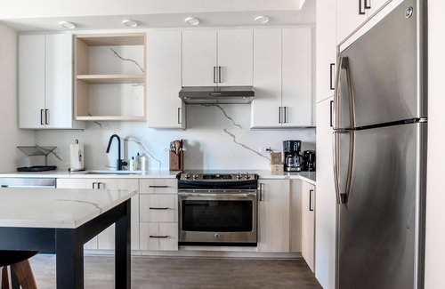 Navy Yard Apartment | Modern 1 BR Near Nationals Park w/ Gym & Concierge