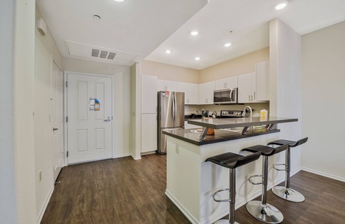 Carmel Valley Apartment | modern 1 BR | spa | Storage space