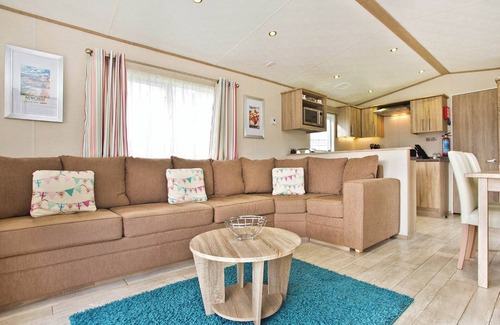 White Cross House | Modern 12ft-wide holiday home with one double with en suite W.