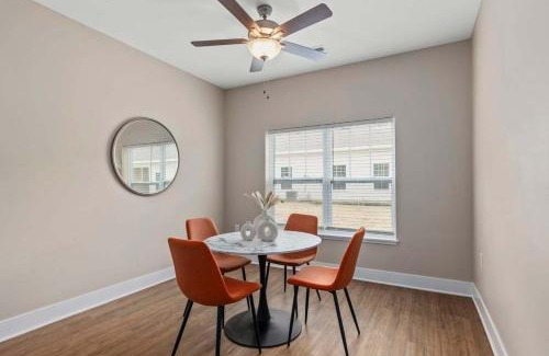Grandville Apartment | Modern 16BR 16BA Condos w Garage and Patio