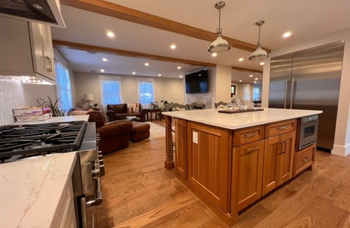 Roseland Other | Modern 1870s Farmhouse Getaway