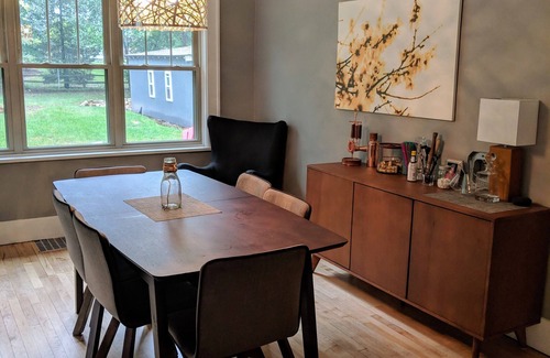 Allouez House | Modern 1920's Bungalow ~ 5 Minutes from Lambeau Field