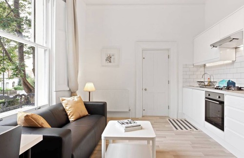 Herne Hill Apartment | Modern 1BD Flat in Brixton