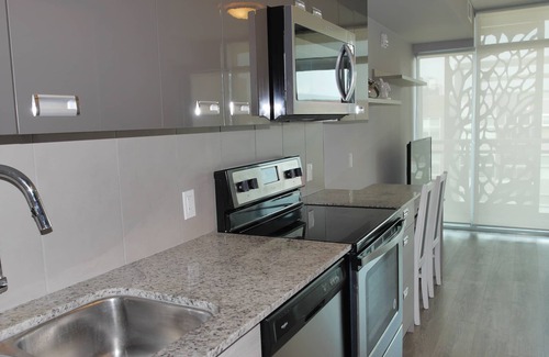 Waterloo Condo | MODERN 1BDR CONDO NEAR UNIVERSITY