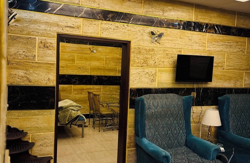 Gulberg Apartment | Modern 1BR Apartment & Kitchen Near MM Alam, Gulberg 3, Liberty Market, Stadium