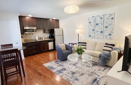 Wilmington Historic District Apartment | Modern 1BR apartment in the heart of historic downtown Wilmington, NC