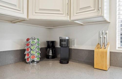 East Hollywood Apartment | Modern 1BR Apt in Hollywood
