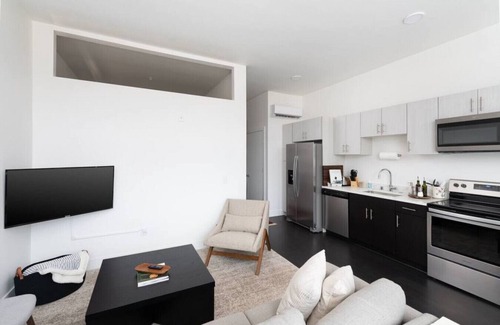Milwaukee Apartment | Modern 1BR Apt with Skywalk to Fiserv, Rooftop, and Parking