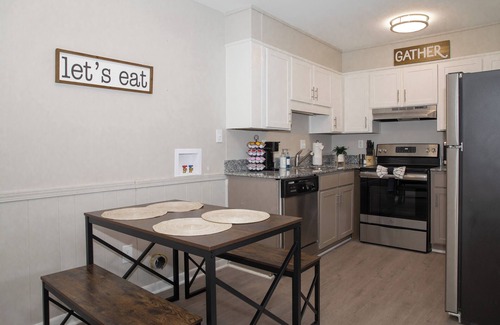 Birmingham Apartment | Modern 1BR by UAB & St. Vincent's - Prime Location!