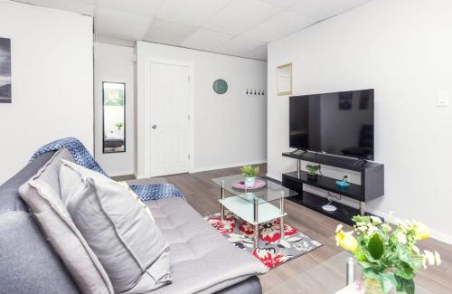 Centretown West Hotel | Modern 1BR Condo - Chinatown Near Little Italy
