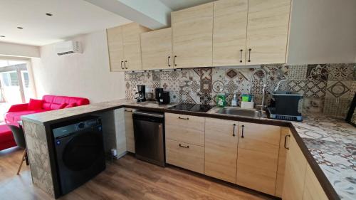 Larnaca Apartment | Modern 1BR House with Garden Near Larnaca Beach & Airport