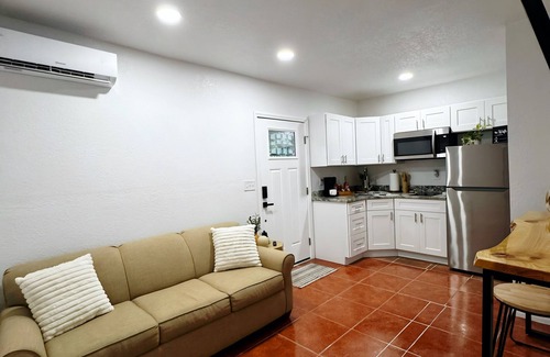 Lakeland Apartment | Modern 1BR in Heart of Lakeland!
