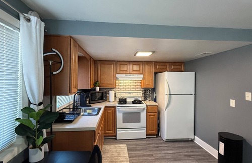 District Heights Bed & Breakfast | Modern 1BR Near DC – Quiet Comfort, Fast Commute