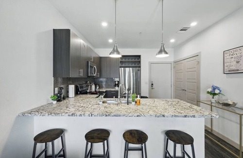 McKinney Apartment | Modern 1BR near TPC Golf | Free Parking & Wifi
