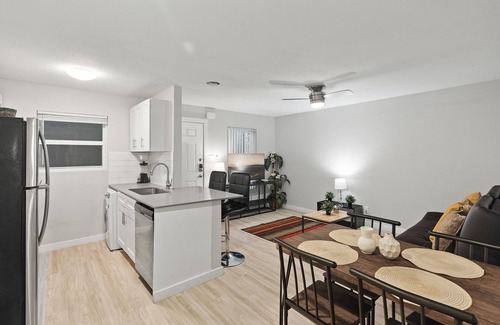 Hyde Park Apartment | Modern 1BR Near UT | Hyde Park | Evonify 5303
