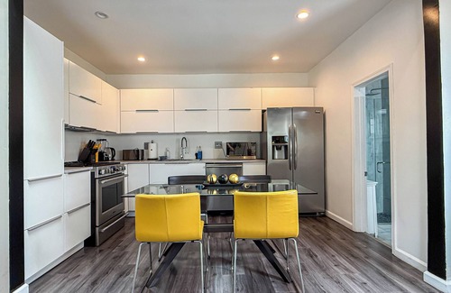 View Park-Windsor Hills House | Modern 1BR Retreat with Pool Near SoFi Stadium - MK2