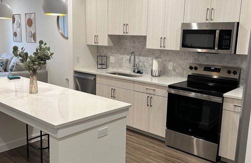 Fort Worth Apartment | Modern 1BR - Steps from Sundance Sq & Minutes from Dickies Arena and ATT Stadium
