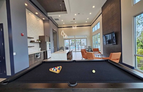 Highlands Apartment | “Modern 1BR Top Floor Apt with Sofa Bed & Preserve Views – Sleeps 4”