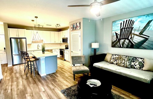Highlands Apartment | “Modern 1BR Top Floor Apt with Sofa Bed & Preserve Views – Sleeps 4”