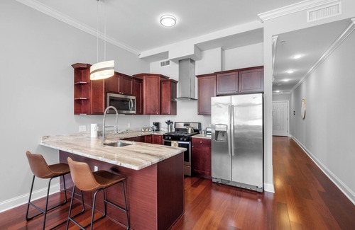 Olde Kensington Apartment | Modern 1BR w/Pool & Gym